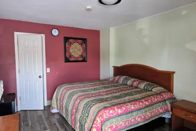Photo 3 - Golf View Motel