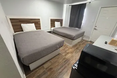 Photo 4 - Best Budget Inn
