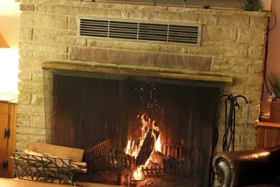 Photo 5 - Cozy Cabin Retreat in Midway