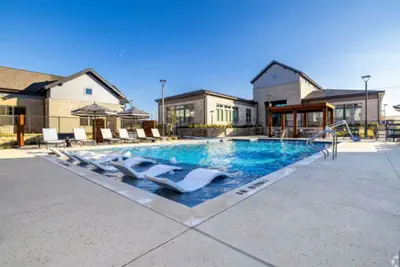 Photo 4 - A+location,workerfriendly,kingbed,pool,gym,modern