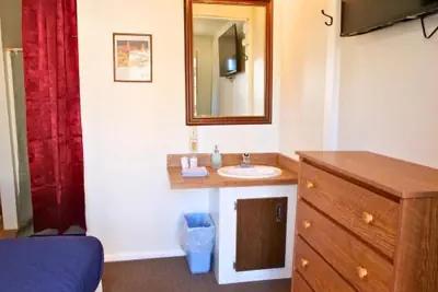 Photo 3 - Travelers Motel