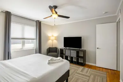 Photo 5 - Brookwood Courtyard by BCA Furnished Apartments Bcc2b 08 H