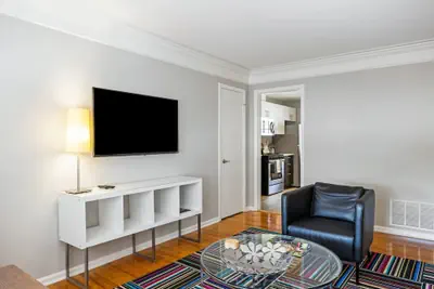 Photo 2 - Brookwood Courtyard by BCA Furnished Apartments Bcc1b 03 C