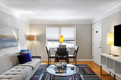 Photo 5 - Brookwood Courtyard by BCA Furnished Apartments Bcc2b 11 K