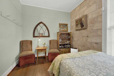 Photo 3 - Two Suite Getaway With Balcony Overlooking Main St