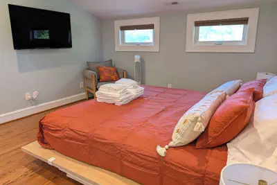 Photo 4 - Stylish Durham Retreat - Walkable, Sleeps 6
