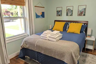 Photo 3 - Stylish Durham Retreat - Walkable, Sleeps 6