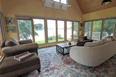 Photo 2 - Lake Days Getaway - Lakeside Family Escape Near Hillsborough