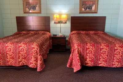 Photo 3 - Best Budget Inn