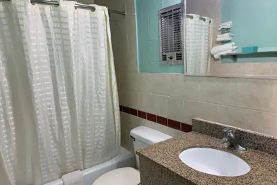 Photo 4 - Best Budget Inn