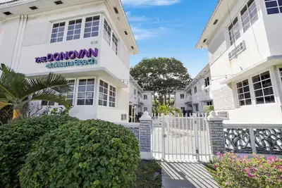Photo 2 - The Donovan Hotel