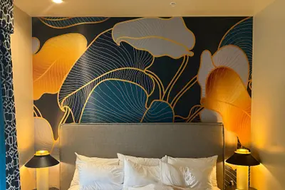 Photo 2 - The Crescent Hotel