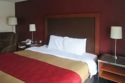 Photo 5 - Zanesville Inn