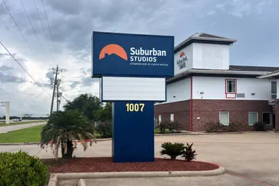 Photo 2 - Suburban Studios Clute - Lake Jackson