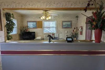 Photo 3 - Worthington Motor Lodge