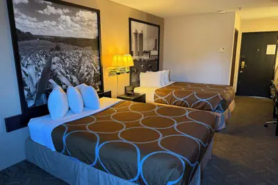 Photo 4 - Dodgeville inn and suites