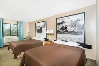 Photo 4 - Dodgeville inn and suites