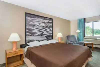 Photo 5 - Dodgeville inn and suites