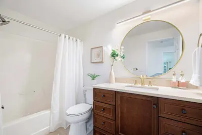 Photo 5 - Marbella Lane-cozy Luxury Townhome Near Microsoft
