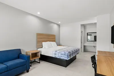 Photo 5 - Americas Best Value Inn & Suites Tomball Grand Parkway