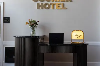 Photo 4 - The Courier Hotel