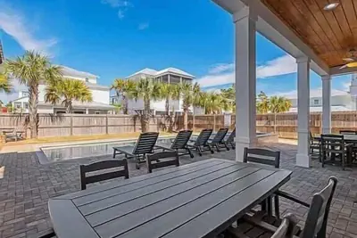 Photo 4 - Costal Style 3-story W 7BR and Near the Beach