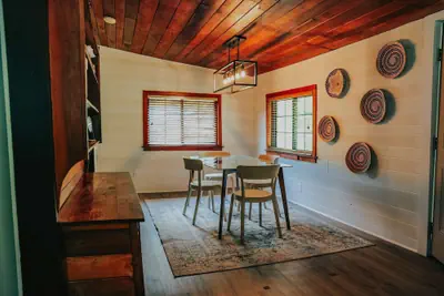 Photo 3 - 1BR Cottage w Patio Free Tix Near Downtown