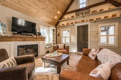 Photo 3 - Rustic Awesome 4BR Lodge w Game Room Fire Pit