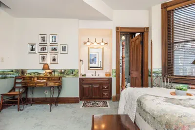 Photo 3 - Moon River Bed and Breakfast