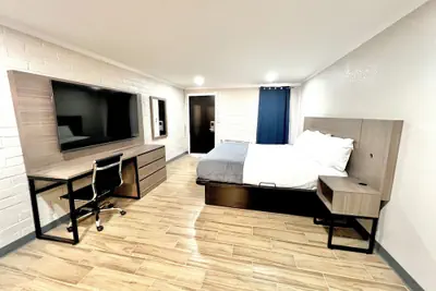 Photo 2 - Economy Suites Springfield - Fairgrounds