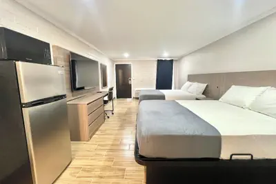 Photo 3 - Economy Suites Springfield - Fairgrounds