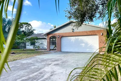Photo 4 - Sarasota Family Home Private Heated Pool Relax