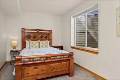 Photo 3 - Cabin-style Group Retreat Near Rmnp, Lakes & Golf