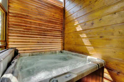 Photo 4 - New 5K Suites Hot Tub Game Room Near Gsmnp