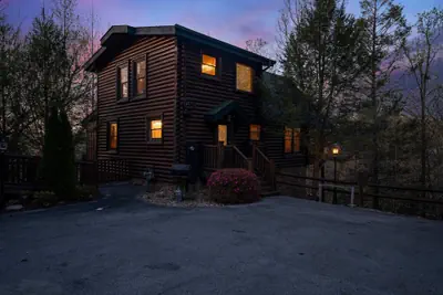 Photo 3 - Cozy Mountain Retreat With Private Hot Tub