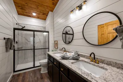 Photo 4 - Charming New 5BR 4BA Cabin Near Dollywood