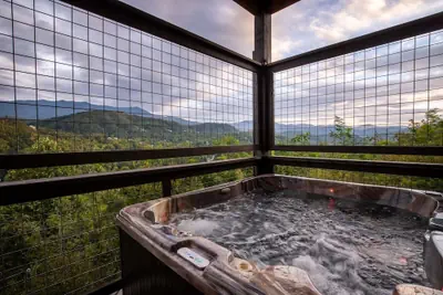 Photo 4 - New Lux 4 King Suites Hot Tub Game Rm Xbox