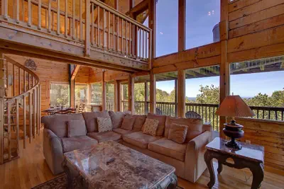 Photo 5 - Smoky Mountain Cabin With Views Hot Tub and Loft