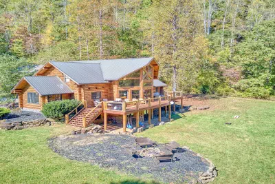 Photo 2 - Private Mountain Cabin Getaway in Sylva