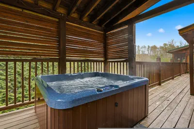 Photo 4 - 5BR Cabin w Yard Office Hot Tub Firepit