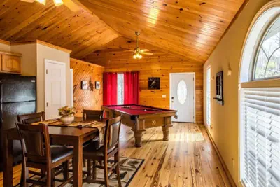 Photo 3 - Greatview Pooltable Hottub Privacy Fireplace