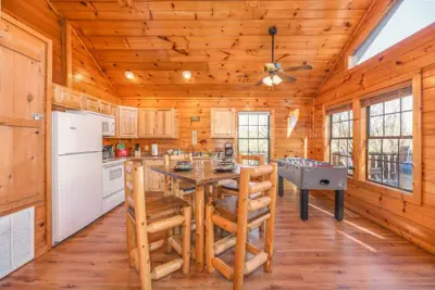 Photo 4 - Secluded Cabin Near Smoky Mountains Hot Tub Honeymoon