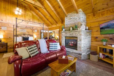 Photo 3 - Location Cute Studio Log Cabin Hot Tub Fireplace