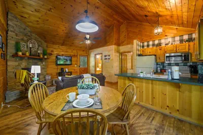 Photo 5 - Location Log Cabin Hot Tub Fireplace Pool Fishing