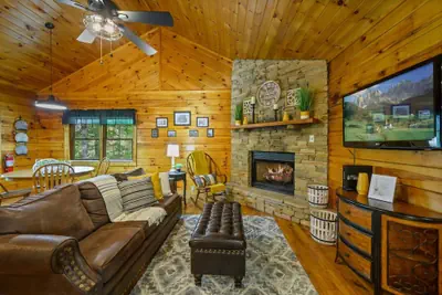 Photo 3 - Location Log Cabin Hot Tub Fireplace Pool Fishing