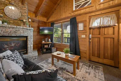 Photo 5 - Location Cute Studio Log Cabin Fireplace Hot Tub