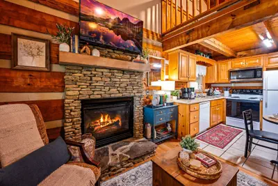 Photo 2 - Hot Tub Pool Table Fireplace Views Relax