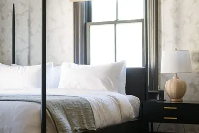 Photo 5 - The Sanctuary Suite - Elegance by the Sea