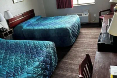 Photo 3 - Home Place Inn