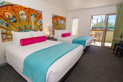 Photo 5 - Carousel Beach Inn